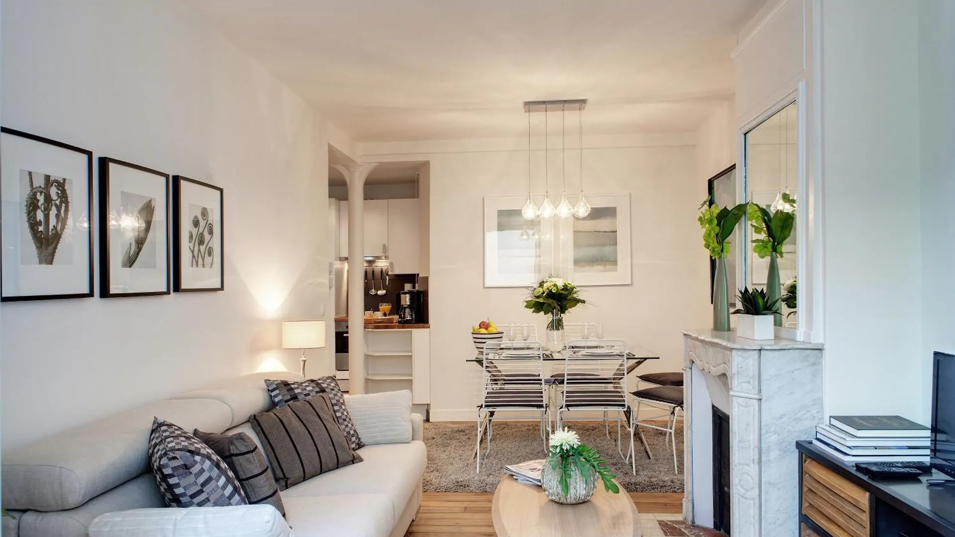 Paris Central Sevigne Residence 0*,  Francia