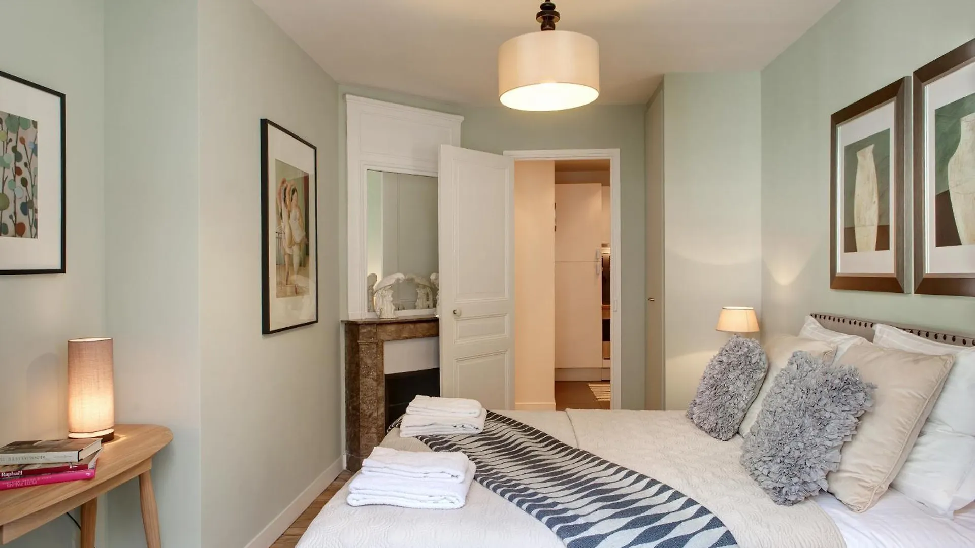 Paris Central Sevigne Residence Apartment