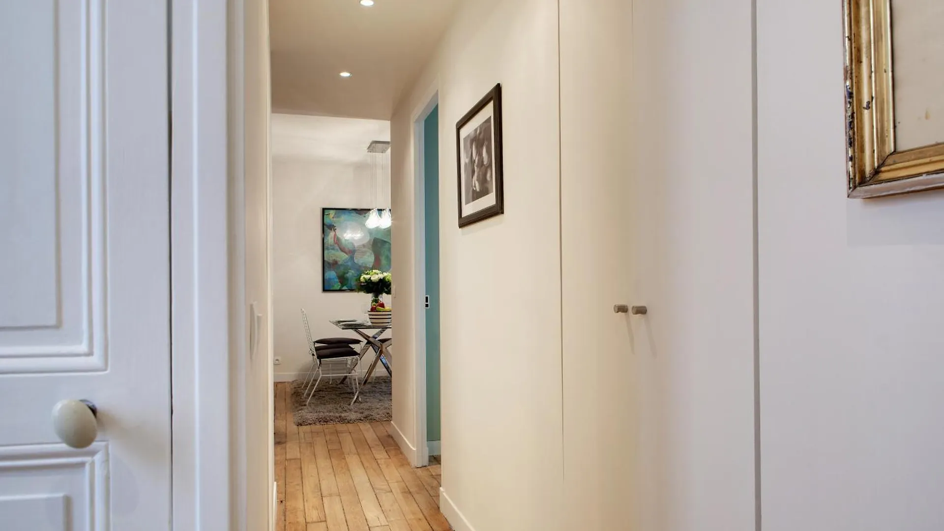 Apartment Paris Central Sevigne Residence