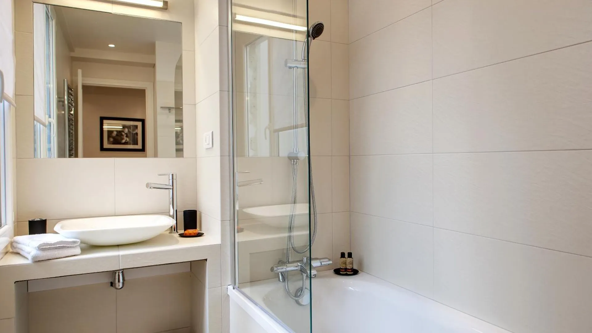 Paris Central Sevigne Residence Apartment
