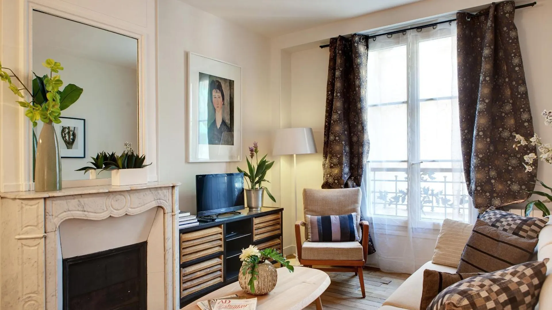 Paris Central Sevigne Residence