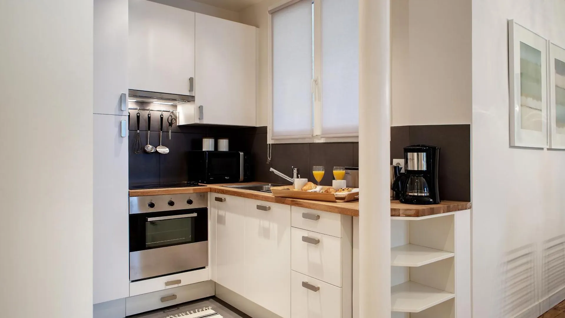 Apartment Paris Central Sevigne Residence