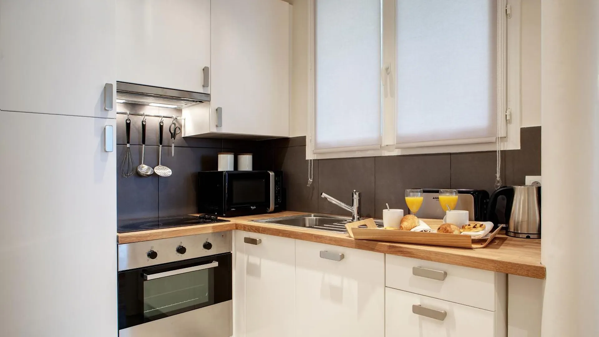 Paris Central Sevigne Residence Apartment