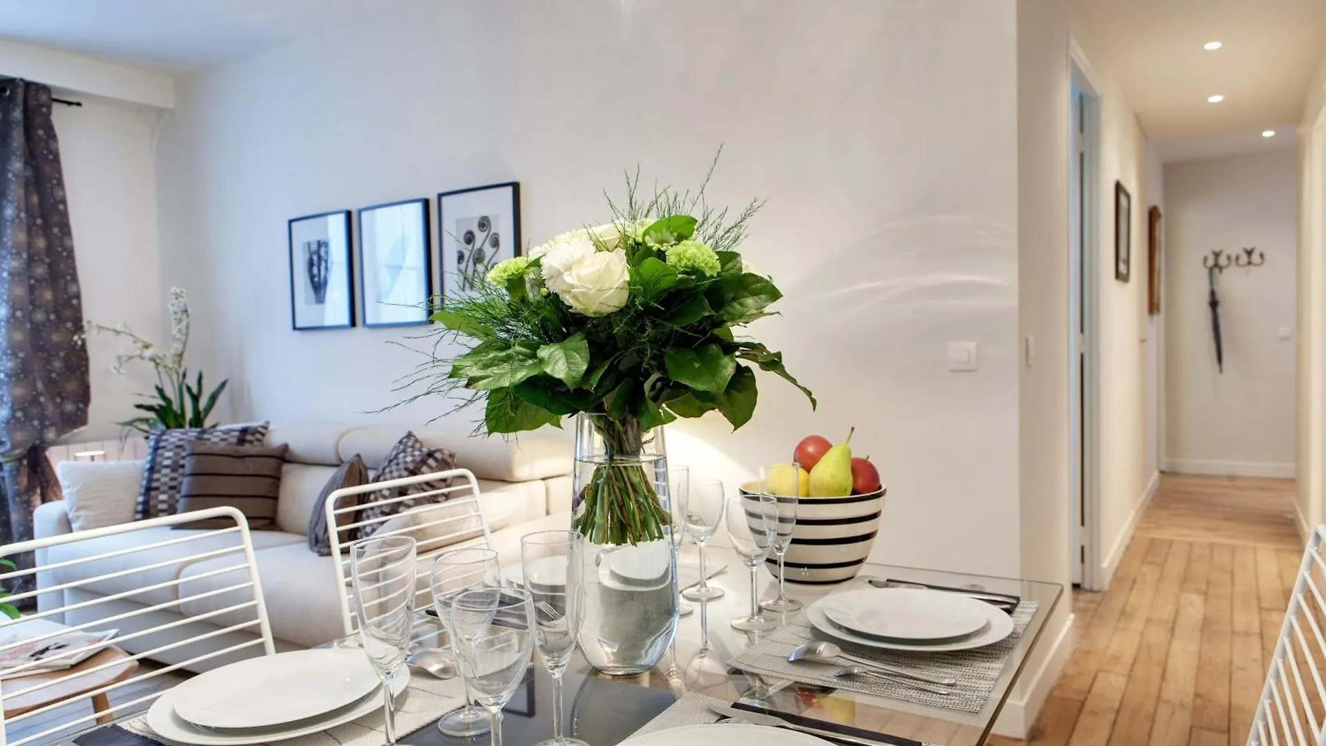 Apartment Paris Central Sevigne Residence