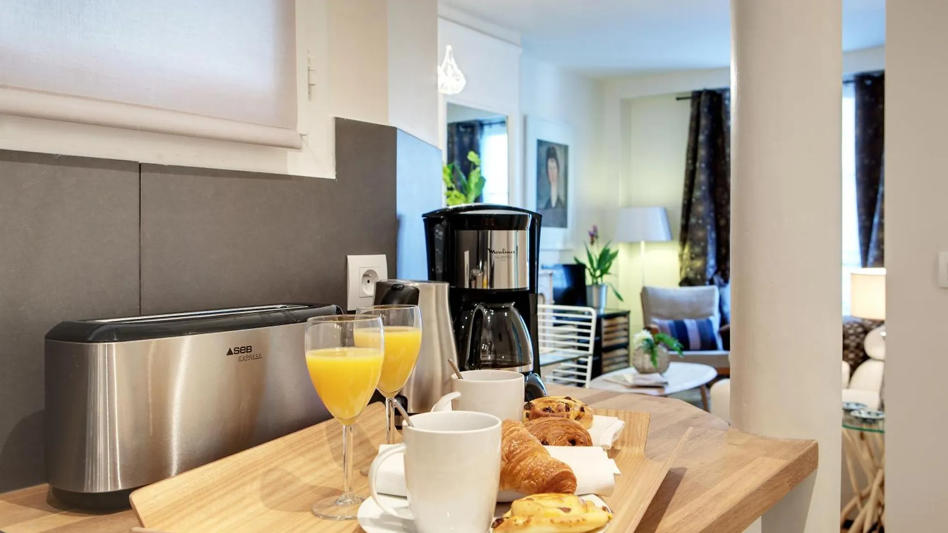 Paris Central Sevigne Residence 0*,