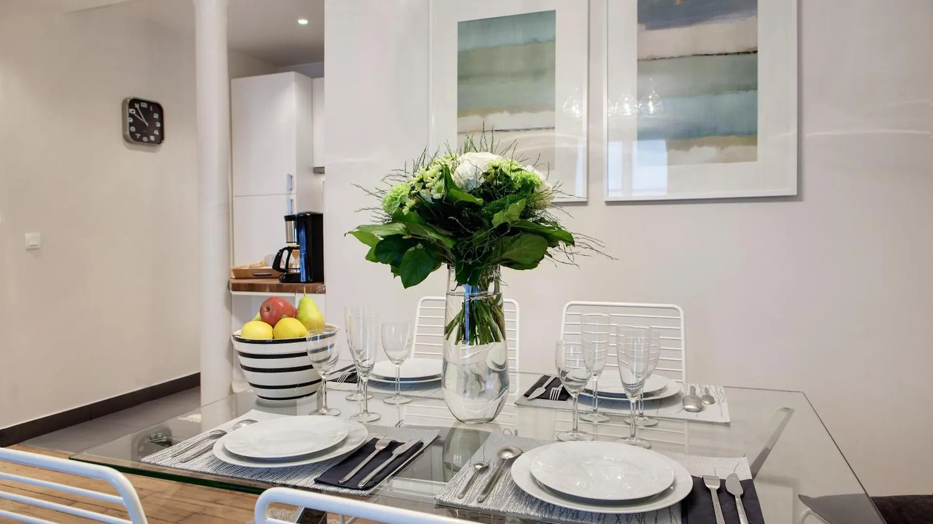 Appartamento Paris Central Sevigne Residence